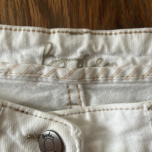 BODEN | White Capri jeans - Picture 4 of 7